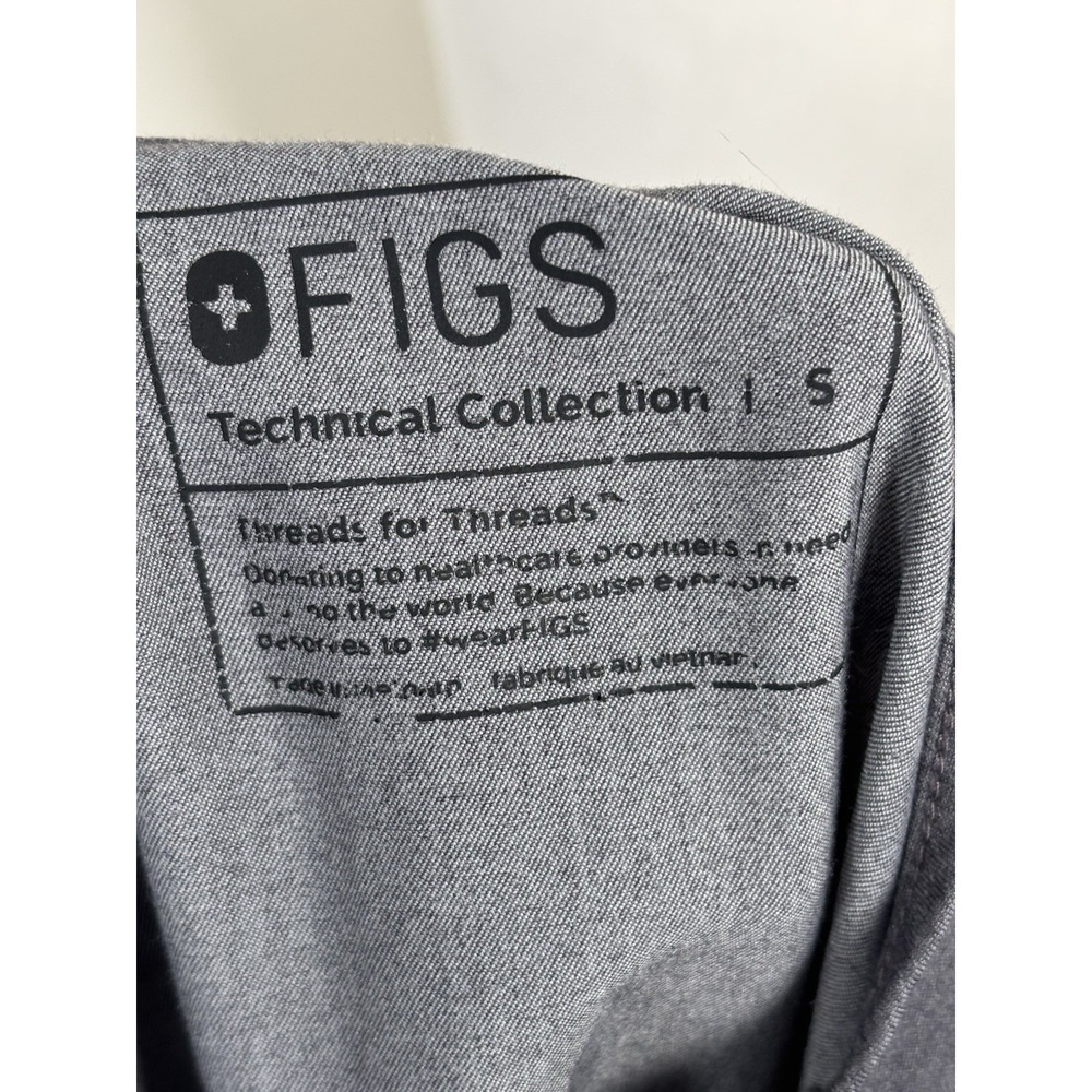 FIGS Casma Three Pocket Scrub Top Womens S Heather Gray Short Sleeve V Neck Logo - Picture 5 of 7